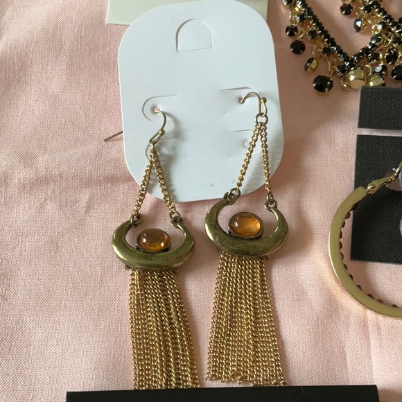 Silverfox Costume Jewelry Earrings, 6 Pair Assorted Designs, Beautiful 🔥❤️💙💙 - Picture 3 of 7